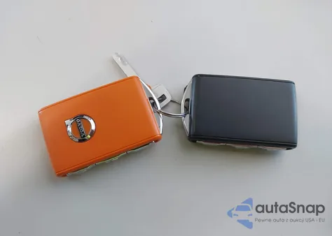 2021 Volvo Xc40 T5 Momentum z USA, uszkodzony, nr VIN YV4162UKXM2396438